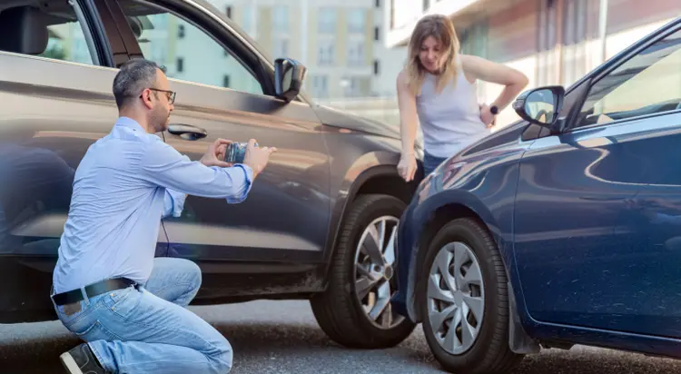 Accident d’auto dans un stationnement : êtes-vous responsable ?